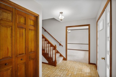 Exciting opportunity in Prestbury to make this lovely home your on Bliss Creek Golf Club in Illinois - for sale on GolfHomes.com, golf home, golf lot
