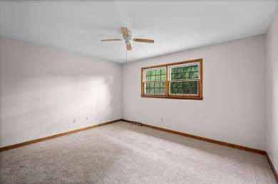 Exciting opportunity in Prestbury to make this lovely home your on Bliss Creek Golf Club in Illinois - for sale on GolfHomes.com, golf home, golf lot