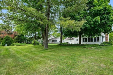 Exciting opportunity in Prestbury to make this lovely home your on Bliss Creek Golf Club in Illinois - for sale on GolfHomes.com, golf home, golf lot