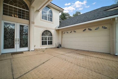 Lakefront home in the desirable Country Club of Mount Dora! on Country Club of Mount Dora in Florida - for sale on GolfHomes.com, golf home, golf lot