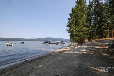 Beautiful lake views with over 52 feet of frontage on Davis on McCall Municipal Golf Course in Idaho - for sale on GolfHomes.com, golf home, golf lot