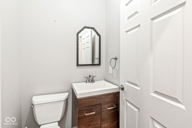 Our highly motivated sellers are offering this turn-key charming on Old Oakland Golf Club in Indiana - for sale on GolfHomes.com, golf home, golf lot