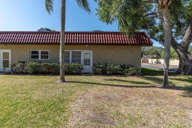 Furnished 2 Bedroom, 2 Bath Corner Unit Villa, Handicap Ready on Clearwater Executive Golf Course in Florida - for sale on GolfHomes.com, golf home, golf lot