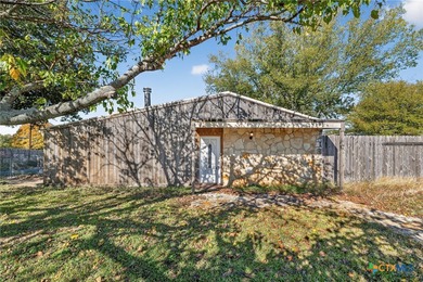 Welcome to 205 Lakewood Dr, a well-maintained 3-bed, 3-bath home on Gatesville Country Club in Texas - for sale on GolfHomes.com, golf home, golf lot