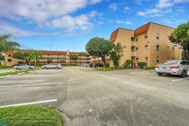 55+ COMMUNITY IN PHASE 3.  3rd FLOOR UNIT IN WELL KEPT BUILDING on Sunrise Lakes Phase III in Florida - for sale on GolfHomes.com, golf home, golf lot