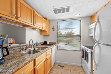 Welcome to this one-of-a-kind charming and unique 1 bedroom + on Fox Den Country Club in Tennessee - for sale on GolfHomes.com, golf home, golf lot