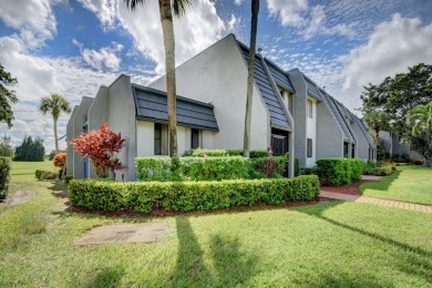 Beautifully maintained 3-bedroom, 3-bath corner unit on the golf on Fountains Golf and Country Club in Florida - for sale on GolfHomes.com, golf home, golf lot
