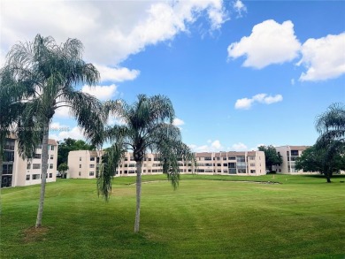 Sellers are motivated, Relocating!! Will consider all reasonable on Sunrise Lakes Phase IV Golf Course in Florida - for sale on GolfHomes.com, golf home, golf lot