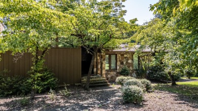 Welcome to 4202 Loftwood Drive. This ranch style home presents on Nob North Golf Course in Georgia - for sale on GolfHomes.com, golf home, golf lot