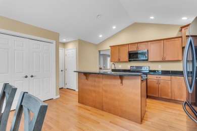 COMPLETELY UPDATED SUMMIT TOWNSHIP CONDO FEATURING MAIN FLOOR on Country Club of Jackson in Michigan - for sale on GolfHomes.com, golf home, golf lot