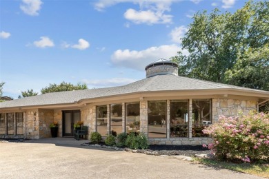 !!!New Price Adjustment-EXTRA DOLLARS toward updates! 

Don't on De Cordova Bend Country Club in Texas - for sale on GolfHomes.com, golf home, golf lot