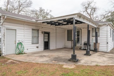 This dollhouse in Broadmoor features a charming kitchen and a on Querbes Park Golf Course in Louisiana - for sale on GolfHomes.com, golf home, golf lot