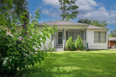 This dollhouse in Broadmoor features a charming kitchen and a on Querbes Park Golf Course in Louisiana - for sale on GolfHomes.com, golf home, golf lot