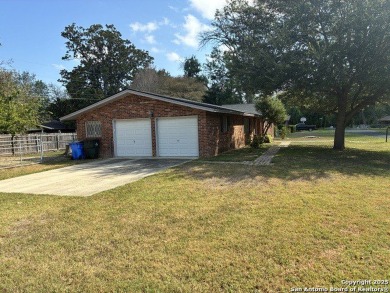 3 bedroom, 2 bath home in Seguin near the golf course. Beautiful on Golf Club of Seguin in Texas - for sale on GolfHomes.com, golf home, golf lot