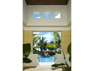 PRICED TO SELL WITH A NEW ROOF! WELCOME TO YOUR SANCTUARY IN THE on PGA National Estates Golf Course in Florida - for sale on GolfHomes.com, golf home, golf lot