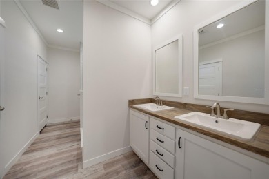 Under contract-accepting backup offers. Cute as a button!!! This on Bobcat Trail Golf Club in Florida - for sale on GolfHomes.com, golf home, golf lot