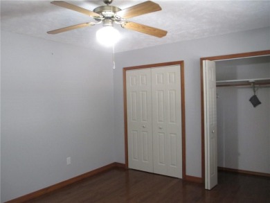 Move in ready Ranch home is waiting for YOU!! Well maintained 3 on Holiday Island Golf Course in Arkansas - for sale on GolfHomes.com, golf home, golf lot