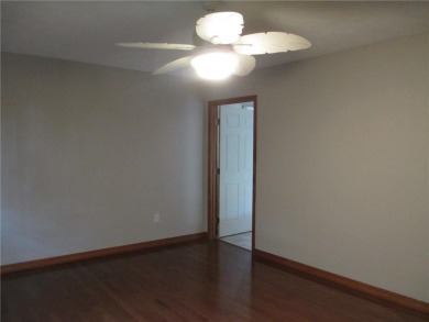 Move in ready Ranch home is waiting for YOU!! Well maintained 3 on Holiday Island Golf Course in Arkansas - for sale on GolfHomes.com, golf home, golf lot