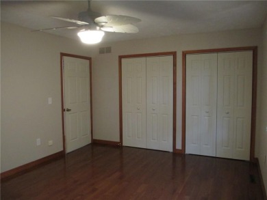 Move in ready Ranch home is waiting for YOU!! Well maintained 3 on Holiday Island Golf Course in Arkansas - for sale on GolfHomes.com, golf home, golf lot