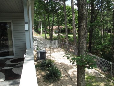 Move in ready Ranch home is waiting for YOU!! Well maintained 3 on Holiday Island Golf Course in Arkansas - for sale on GolfHomes.com, golf home, golf lot