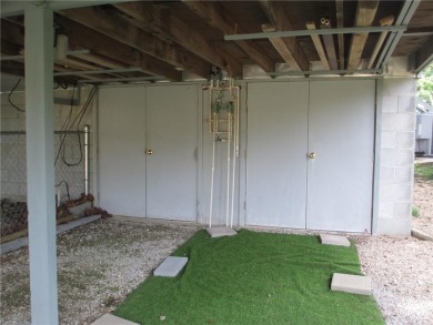 Move in ready Ranch home is waiting for YOU!! Well maintained 3 on Holiday Island Golf Course in Arkansas - for sale on GolfHomes.com, golf home, golf lot