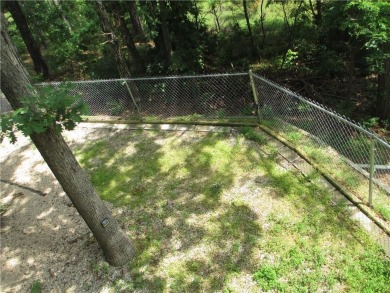 Move in ready Ranch home is waiting for YOU!! Well maintained 3 on Holiday Island Golf Course in Arkansas - for sale on GolfHomes.com, golf home, golf lot