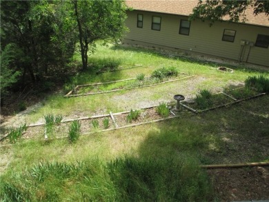 Move in ready Ranch home is waiting for YOU!! Well maintained 3 on Holiday Island Golf Course in Arkansas - for sale on GolfHomes.com, golf home, golf lot