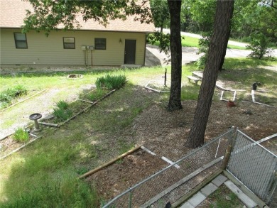Move in ready Ranch home is waiting for YOU!! Well maintained 3 on Holiday Island Golf Course in Arkansas - for sale on GolfHomes.com, golf home, golf lot
