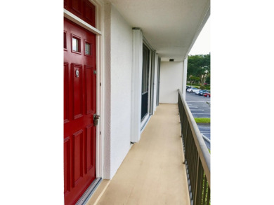 CORNER UNIT! VERY QUIET!  24/7 manned Gated community. Banyan on The President Country Club in Florida - for sale on GolfHomes.com, golf home, golf lot