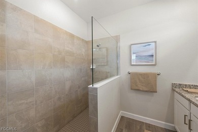 Better than new! This 4 bedroom, 3 bath waterfront front home on River Hall Country Club in Florida - for sale on GolfHomes.com, golf home, golf lot