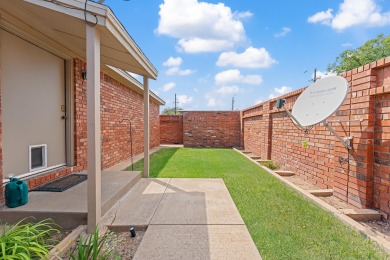 Gorgeous executive garden home located on Lakeridge CC Estates on LakeRidge Country Club in Texas - for sale on GolfHomes.com, golf home, golf lot