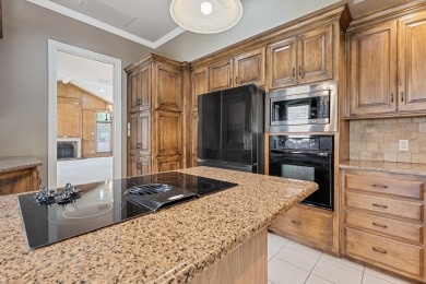 Gorgeous executive garden home located on Lakeridge CC Estates on LakeRidge Country Club in Texas - for sale on GolfHomes.com, golf home, golf lot