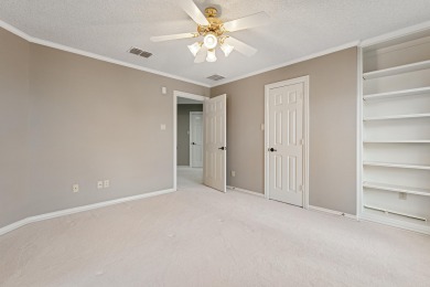 Gorgeous executive garden home located on Lakeridge CC Estates on LakeRidge Country Club in Texas - for sale on GolfHomes.com, golf home, golf lot