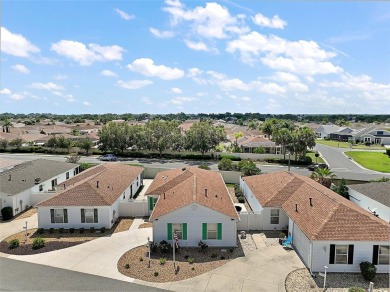 WOW! ONE-OWNER 2 bedroom, 2 bath Courtyard Villa! MOVE-IN READY on The Links of Spruce Creek in Florida - for sale on GolfHomes.com, golf home, golf lot