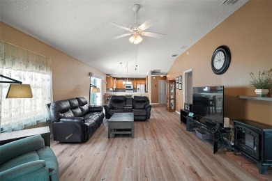 WOW! ONE-OWNER 2 bedroom, 2 bath Courtyard Villa! MOVE-IN READY on The Links of Spruce Creek in Florida - for sale on GolfHomes.com, golf home, golf lot