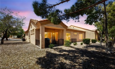 SUN CITY SUMMERLIN Townhome Priced to Sell ~ 2 Bedroom, 2 Bath ~ on Eagle Crest Golf Club in Nevada - for sale on GolfHomes.com, golf home, golf lot