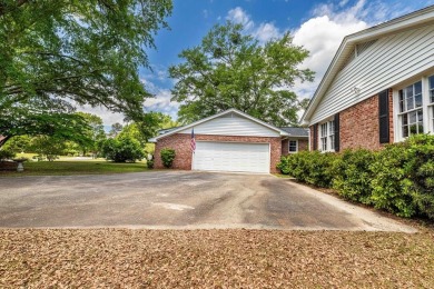 MAKE EVERY DAY A VACATION DAY! LOCATED IN SANTEE COOPER RESORT on Santee-Cooper Country Club in South Carolina - for sale on GolfHomes.com, golf home, golf lot