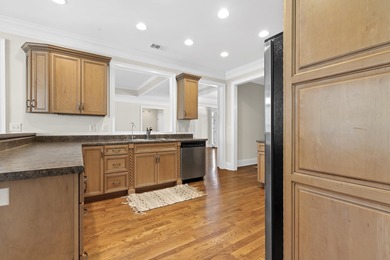 Charming 3-bedroom, 2.5-bath home located in the desirable on Harbor Club Golf and Country Club in Georgia - for sale on GolfHomes.com, golf home, golf lot