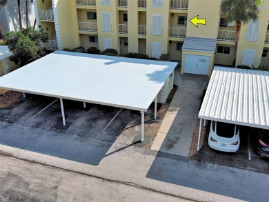 Beautifully RENOVATED and FRESHLY PAINTED condo with GOLF AND on Plantation Golf and Country Club in Florida - for sale on GolfHomes.com, golf home, golf lot