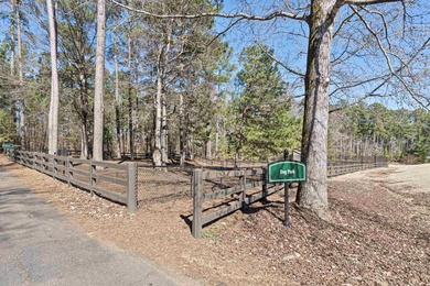 Charming 3-bedroom, 2.5-bath home located in the desirable on Harbor Club Golf and Country Club in Georgia - for sale on GolfHomes.com, golf home, golf lot
