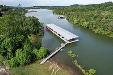 Check out this charming stand alone condo at the Villas of on Kimberling City Golf Club in Missouri - for sale on GolfHomes.com, golf home, golf lot