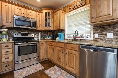 Check out this charming stand alone condo at the Villas of on Kimberling City Golf Club in Missouri - for sale on GolfHomes.com, golf home, golf lot