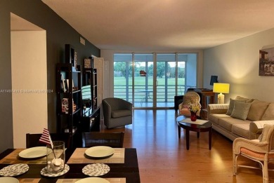 Fantastic 2/2 in Palm Aire, few mins walk to all amenities on Palm-Aire Country Club and Resort - Palms in Florida - for sale on GolfHomes.com, golf home, golf lot
