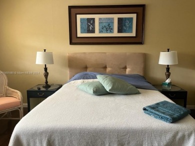 Fantastic 2/2 in Palm Aire, few mins walk to all amenities on Palm-Aire Country Club and Resort - Palms in Florida - for sale on GolfHomes.com, golf home, golf lot