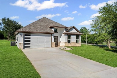 A MUST SEE... PRICED TO SELL!! Beautiful new construction with 3 on The Club At Runaway Bay in Texas - for sale on GolfHomes.com, golf home, golf lot