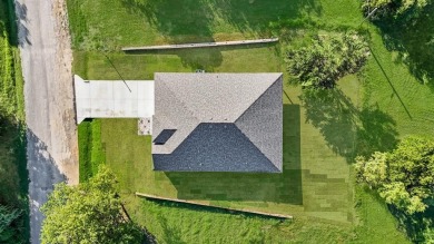 A MUST SEE... PRICED TO SELL!! Beautiful new construction with 3 on The Club At Runaway Bay in Texas - for sale on GolfHomes.com, golf home, golf lot