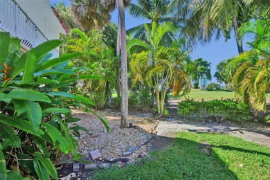 Beautiful Corner Villa/Condo overlooking Turnberry Golf Course! on Turnberry Isle Resort and Club in Florida - for sale on GolfHomes.com, golf home, golf lot