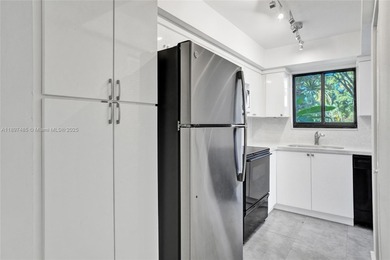 Beautiful Corner Villa/Condo overlooking Turnberry Golf Course! on Turnberry Isle Resort and Club in Florida - for sale on GolfHomes.com, golf home, golf lot