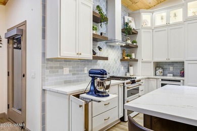 Here is the Pinetop Cabin you have been waiting for! Beautifully on Pinetop Lakes Golf and Country Club in Arizona - for sale on GolfHomes.com, golf home, golf lot