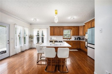 Discover your perfect retreat in this beautiful 4-bedroom, 3 on Canongate On White Oak Golf Course in Georgia - for sale on GolfHomes.com, golf home, golf lot